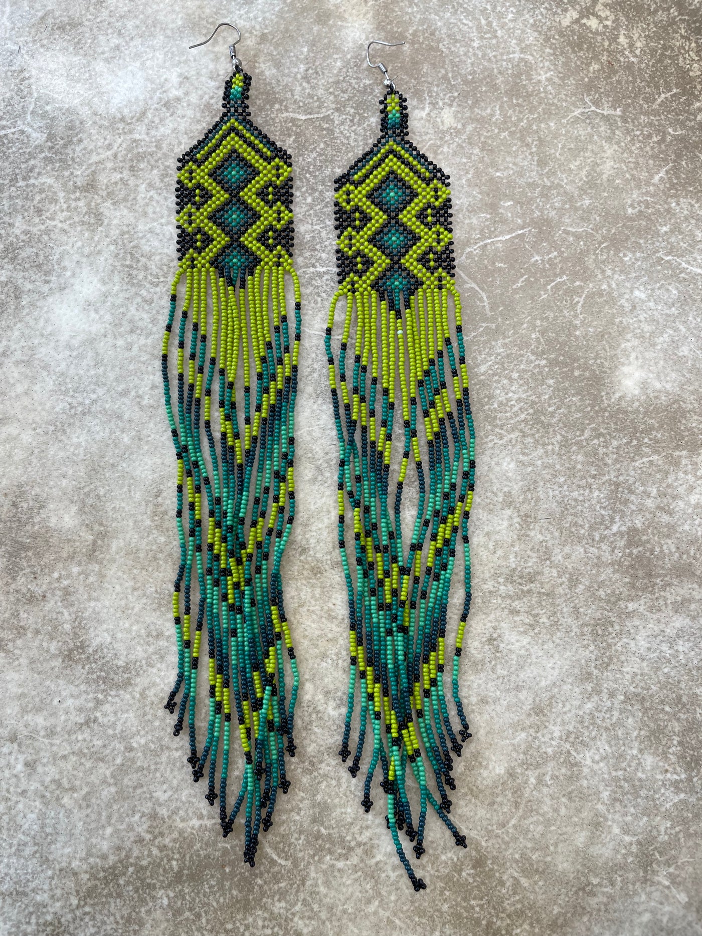 EARRINGS YAWANOWA SEED BEADS